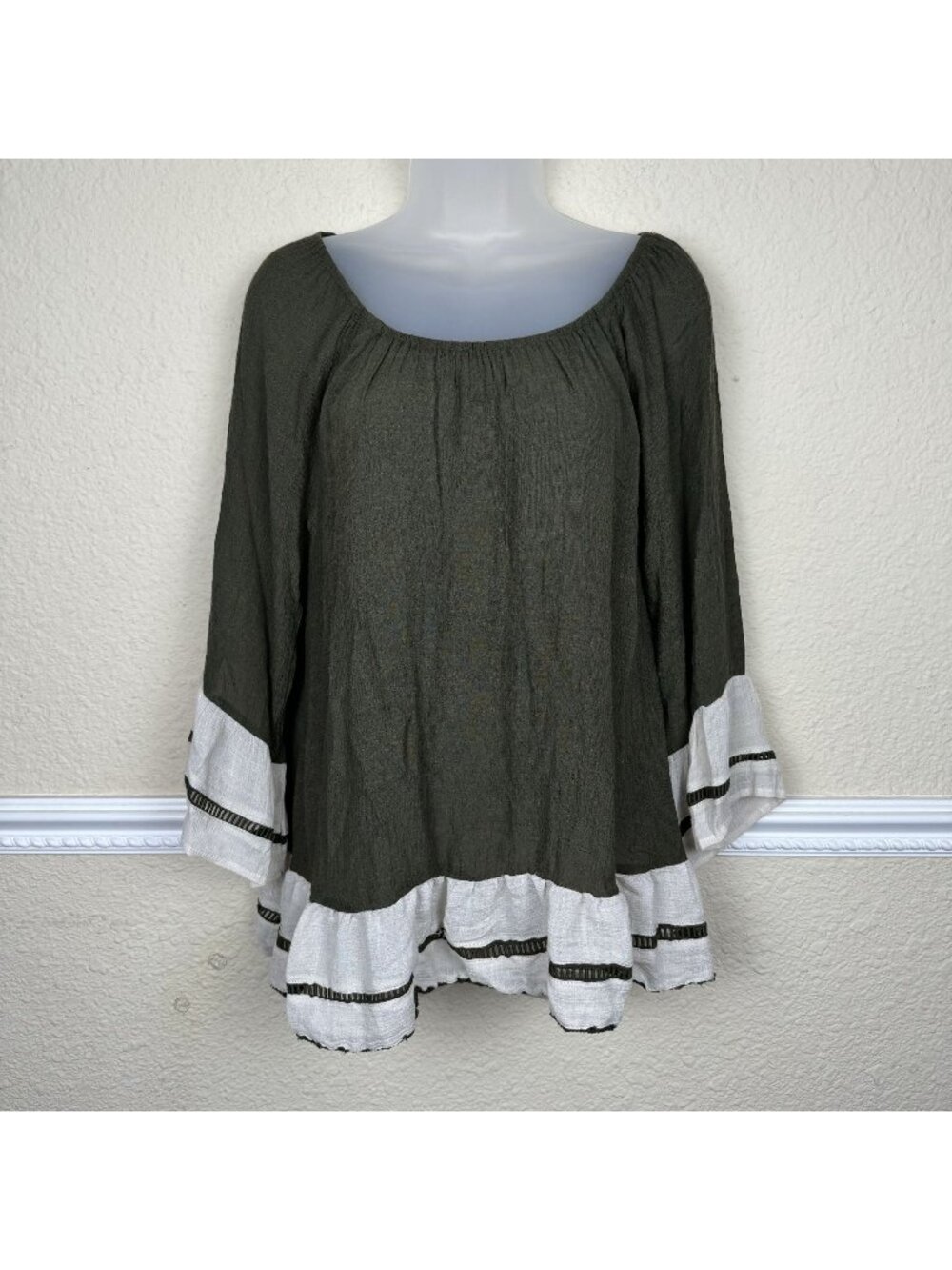 Entro Women Large Olive Green Peasant top Flowy Bell Sleeve Boho Chic - Picture 1 of 9
